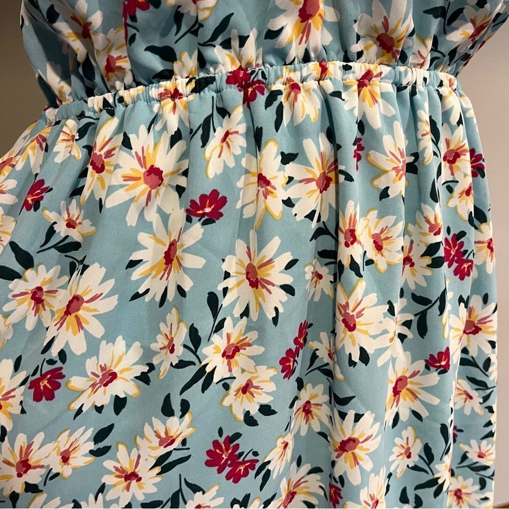 Staccato light floral sleeveless v-neck dress size medium - Picture 5 of 13